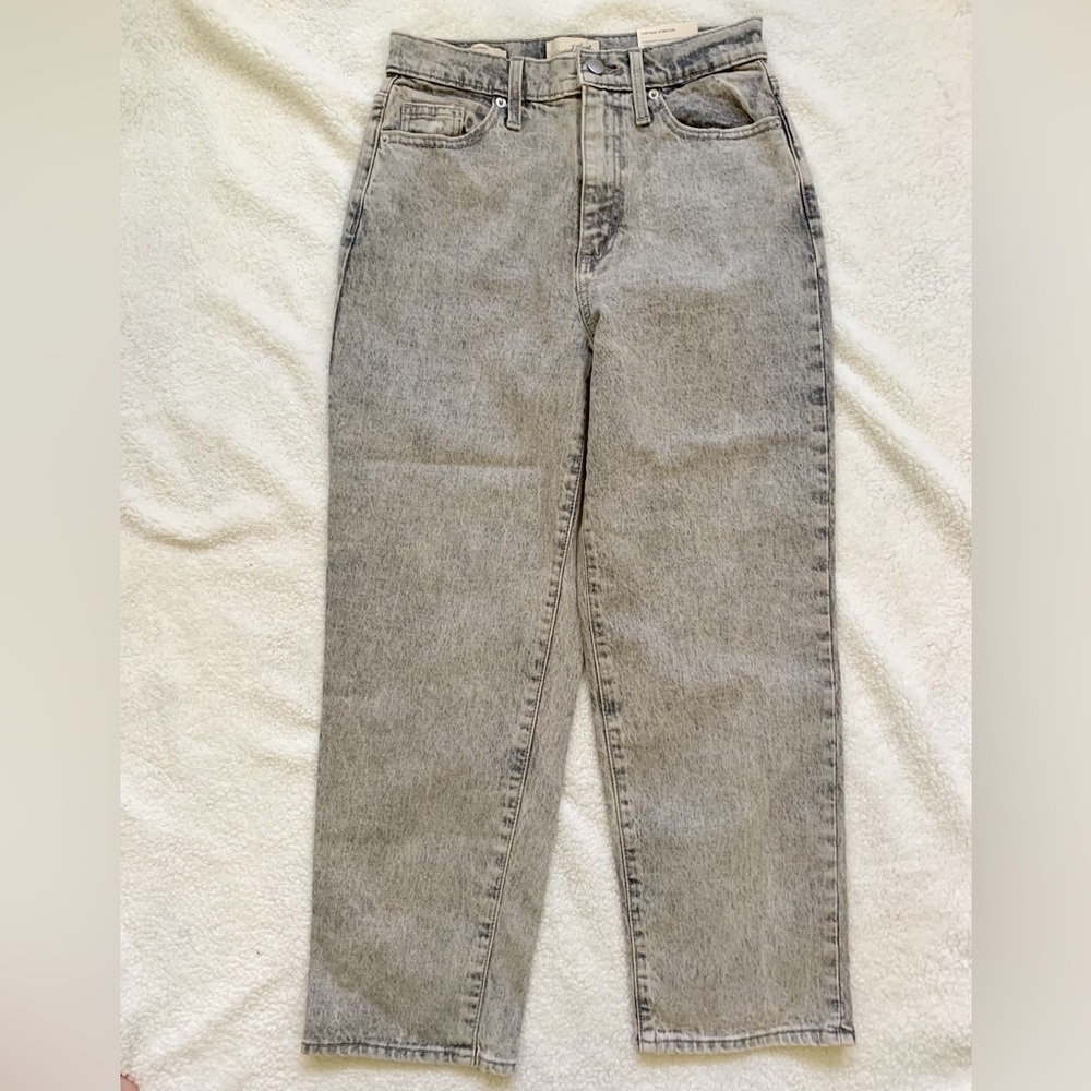 NWT Universal Threads Vintage Straight Stretch Gray Jeans Wide Leg Size 4